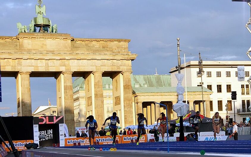 Leichtathletikevent "Berlin fliegt" am Brandenburger Tor (Foto: Benjamin Heller)
