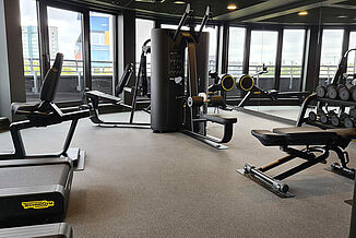 Fitnessstudio im SANA Hotel in Berlin mit REGUPOL sonusfit und einem REGUPOL everoll Sportbodenbelag.