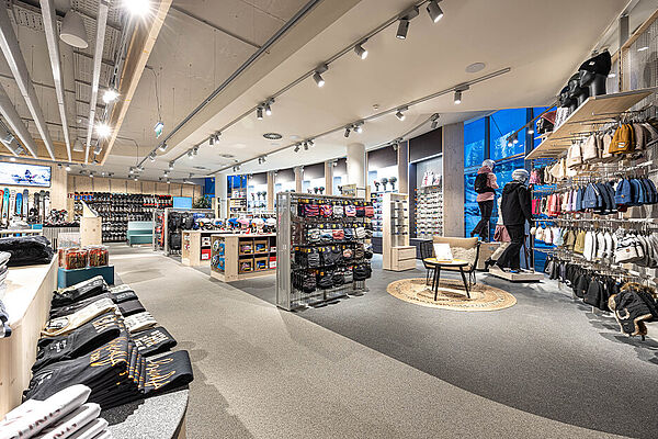 Bründl Sports: Neueröffnung Shop AreitXpress in Zell am See mit REGUPOL everroll alpine Wintersportböden