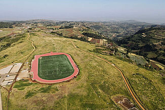 Leichtathletikanlage in Uganda mit REGUPOL Sportböden